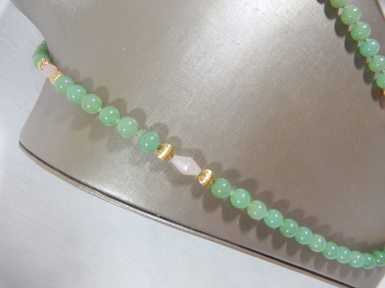 VTG HAND KNOTTED NEPHRITE JADE ROSE QUARTZ & GP BEAD 32″ NECKLACE