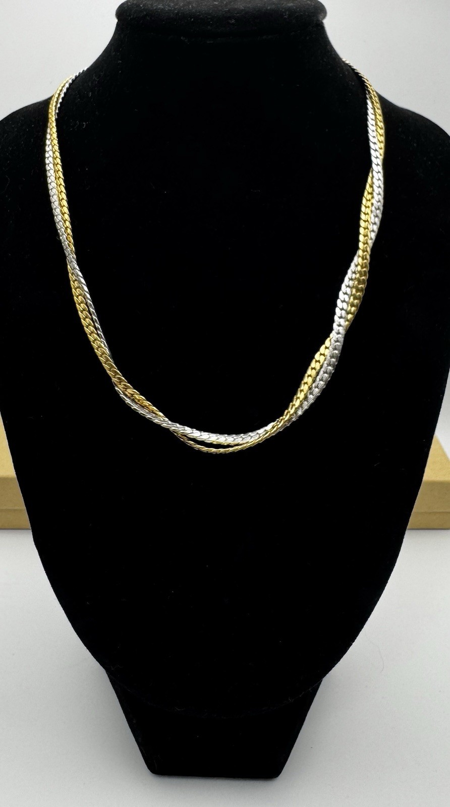 Vintage Avon 1978 Gold and Silver Two Tone Twisted Choker Necklace 15” Z510