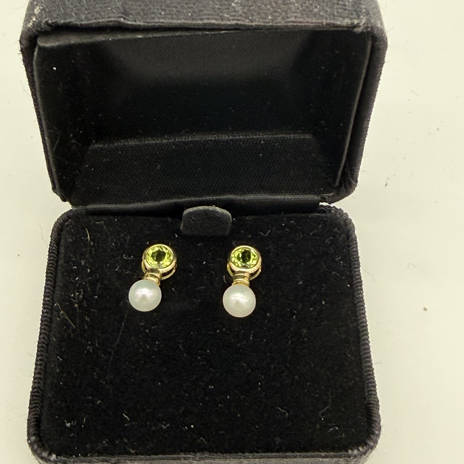 Vtg HSN 14k Yellow Gold Peridot Culture Pearl Drop Earrings Original Box
