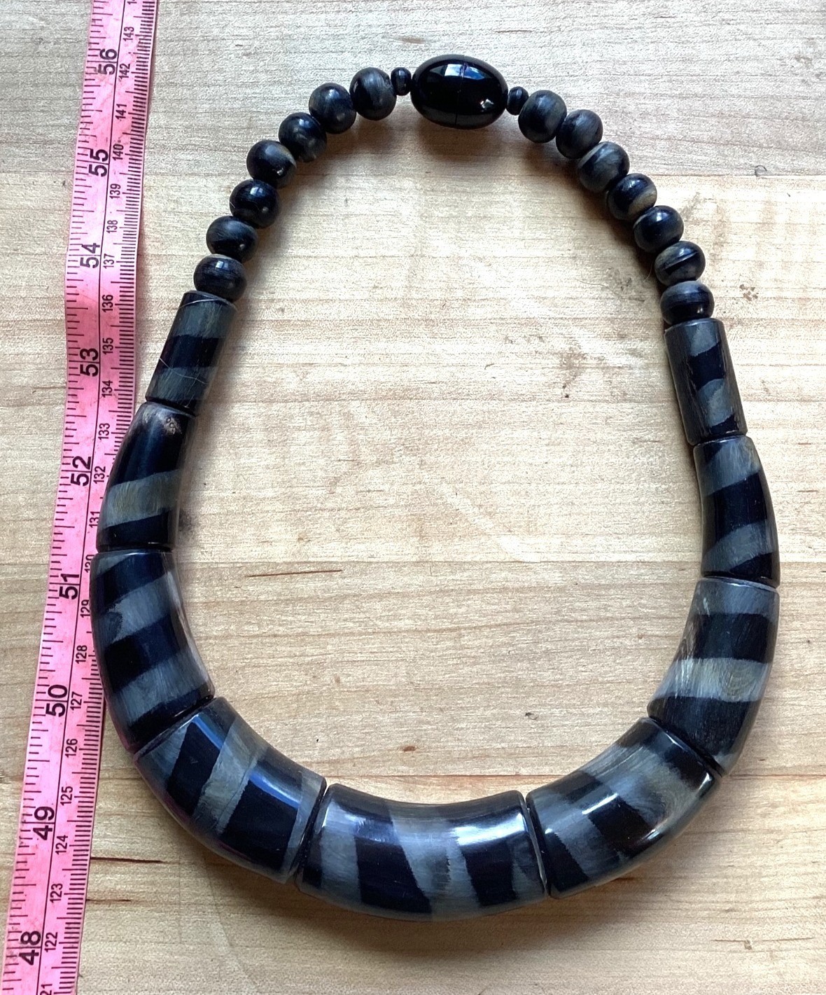 Vintage Chunky Wood and Lucite Collar Necklace in Black 1970s or Older