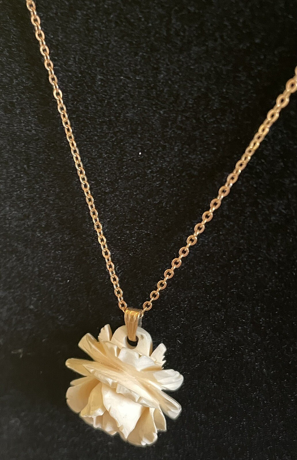 Vtg. 3 Pc BSK Carved Roses SET — 12K G.F. 16″ Chain Necklace, Earrings, Brooch