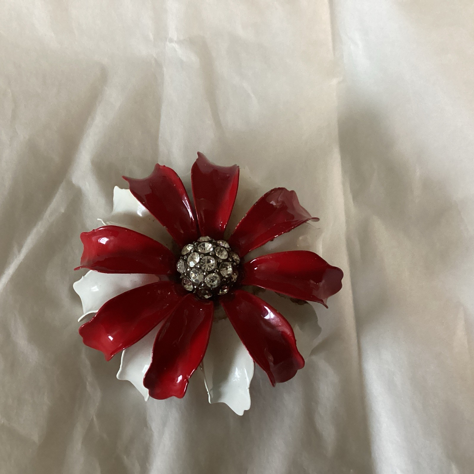 Vtg CROWN TRIFARI Signed Red White Enamel Flower Brooch 3D 2 1/4″ Across