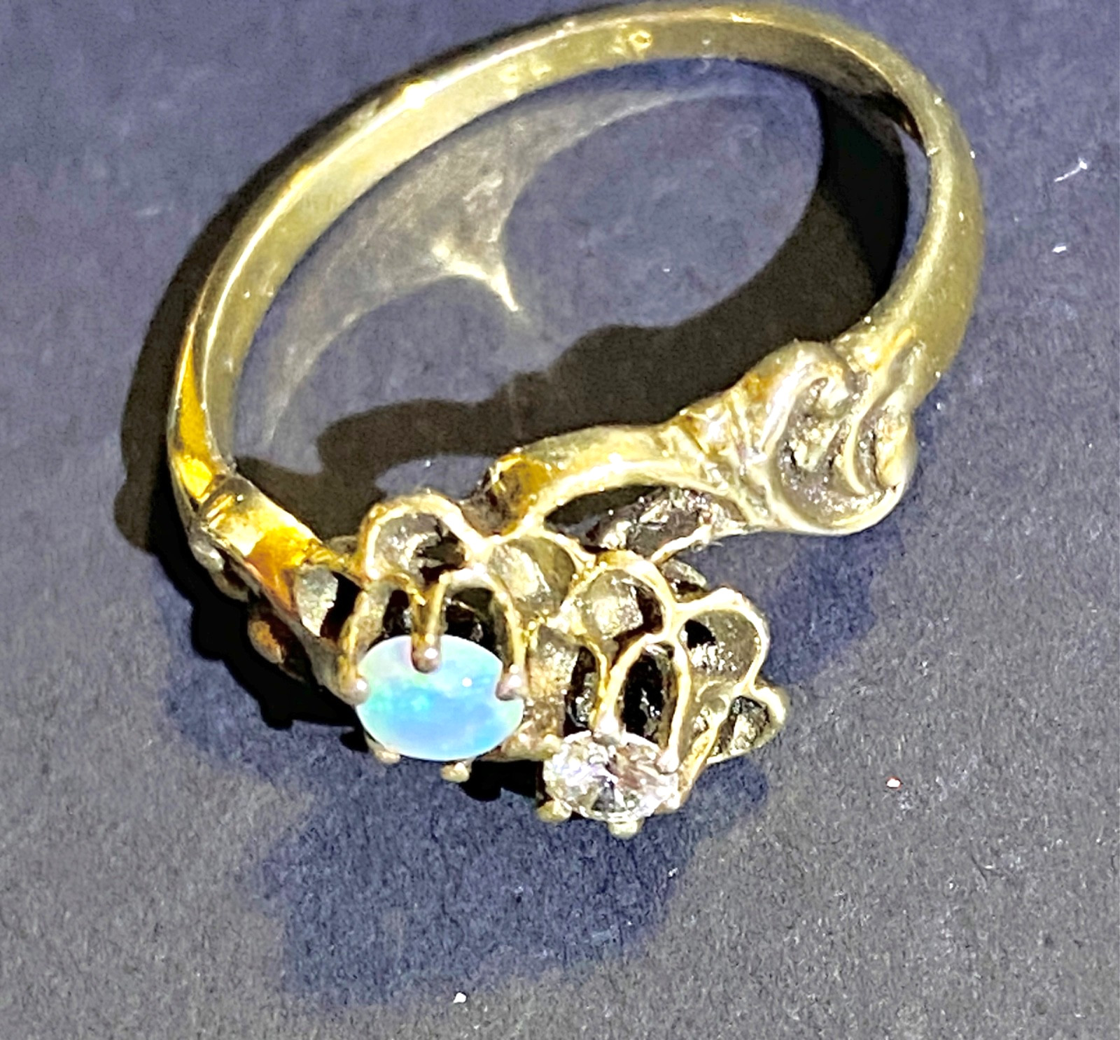 Vintage 14 KP Yellow Gold Diamond and Opal Buttercup Ring Size 6 1/4 6.25