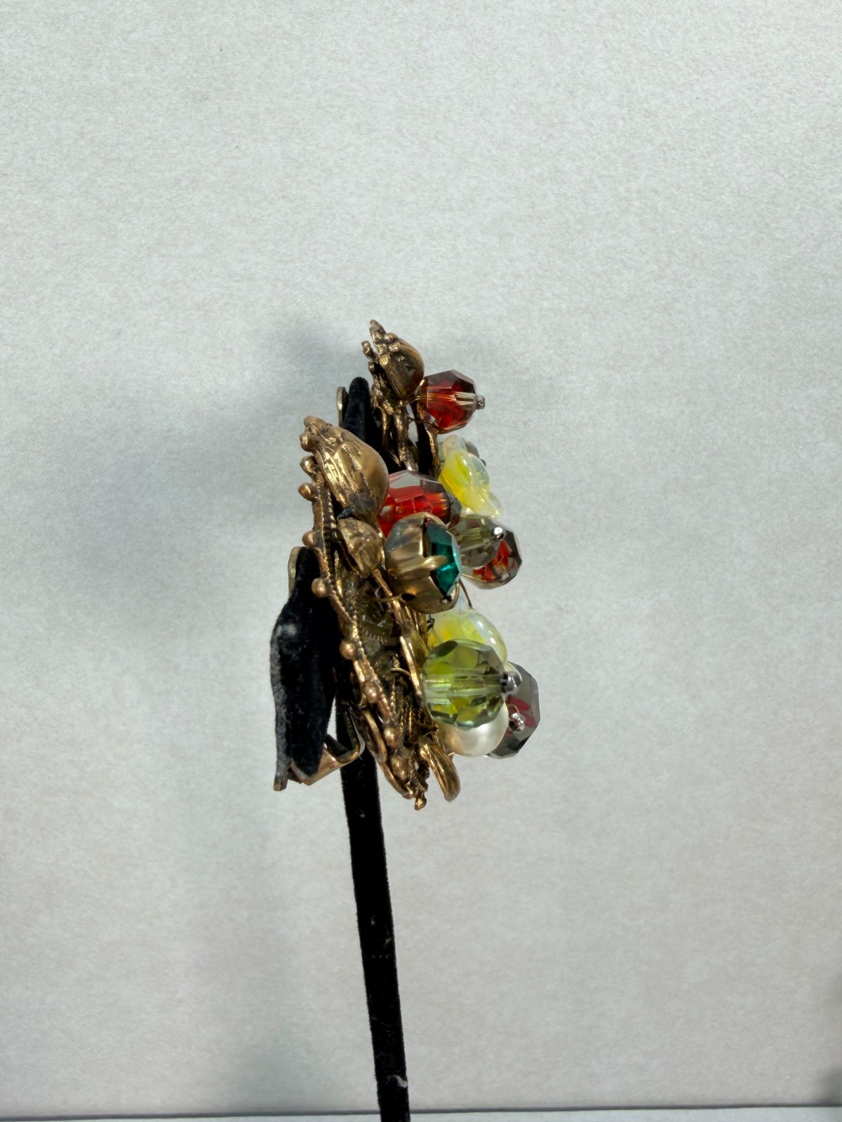 Gorgeous Unsigned DeMario Art Glass Floral Cluster Clip On Earrings Vintage Rare