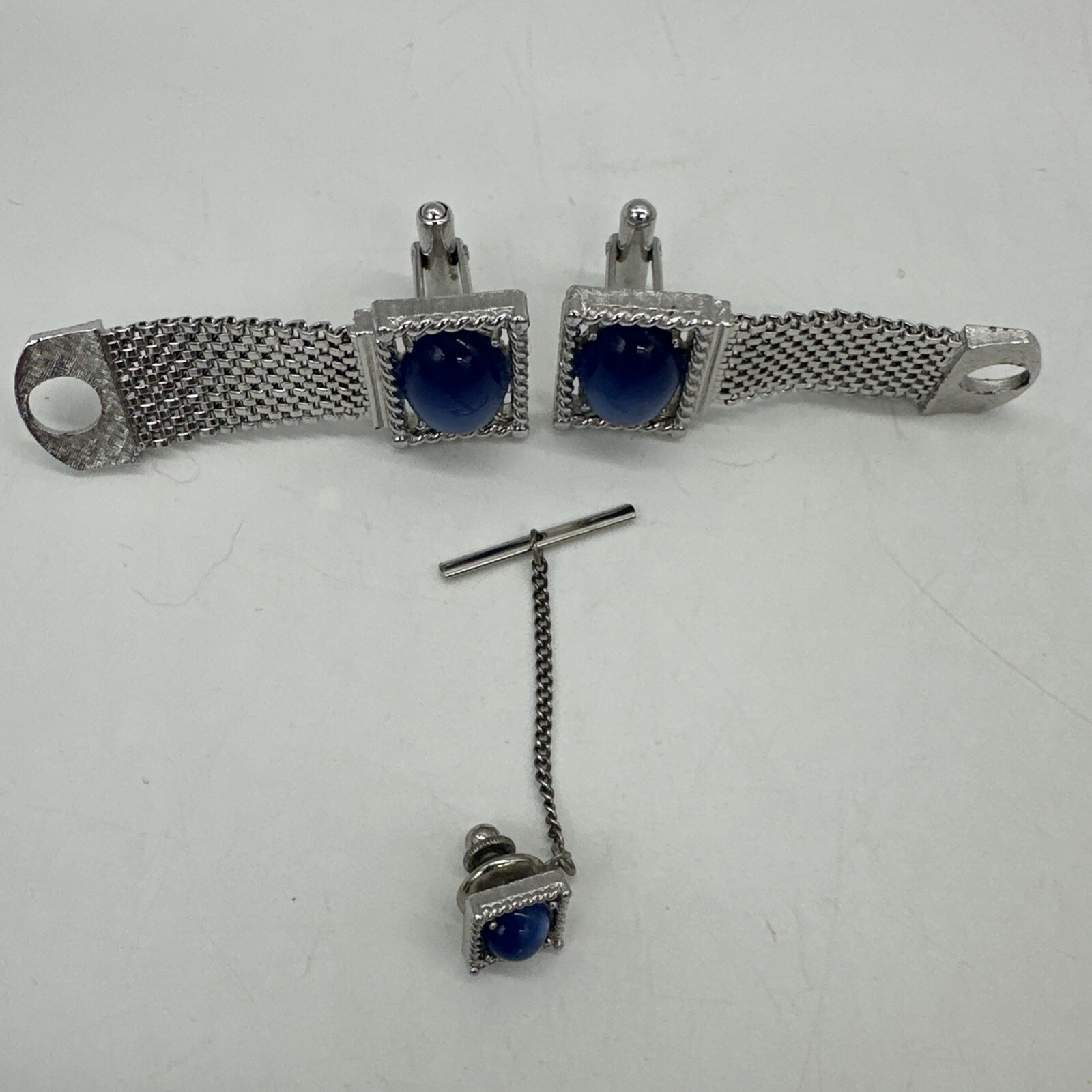 Vtg SWANK SilverTone Cuff Links & Tie Clip Blue Cabochon Stones Wrap around Mesh