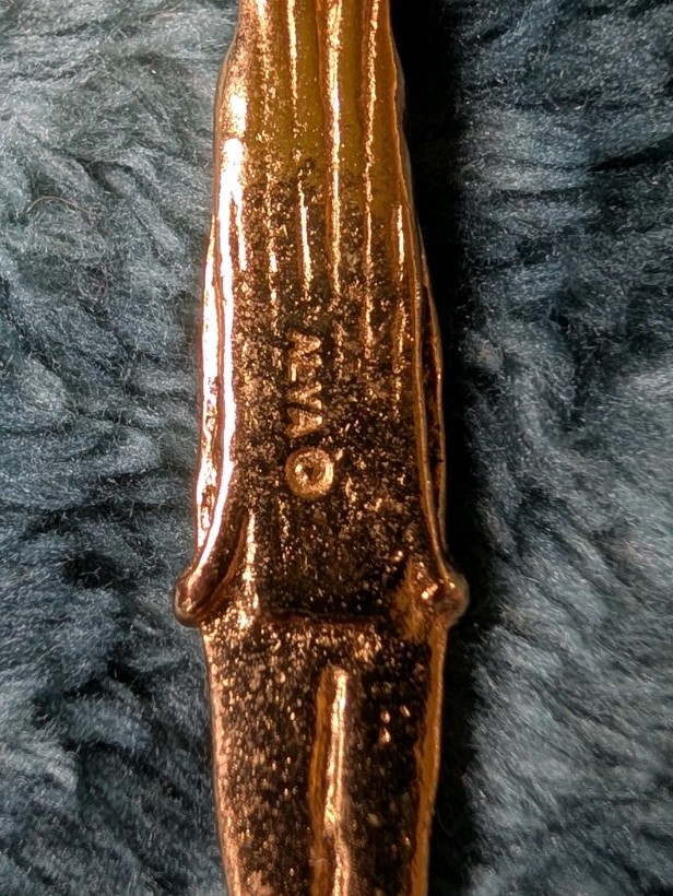 vintage ALVA MuseumReplica pin brooch gold tone Inca Mama-KunaSculpture