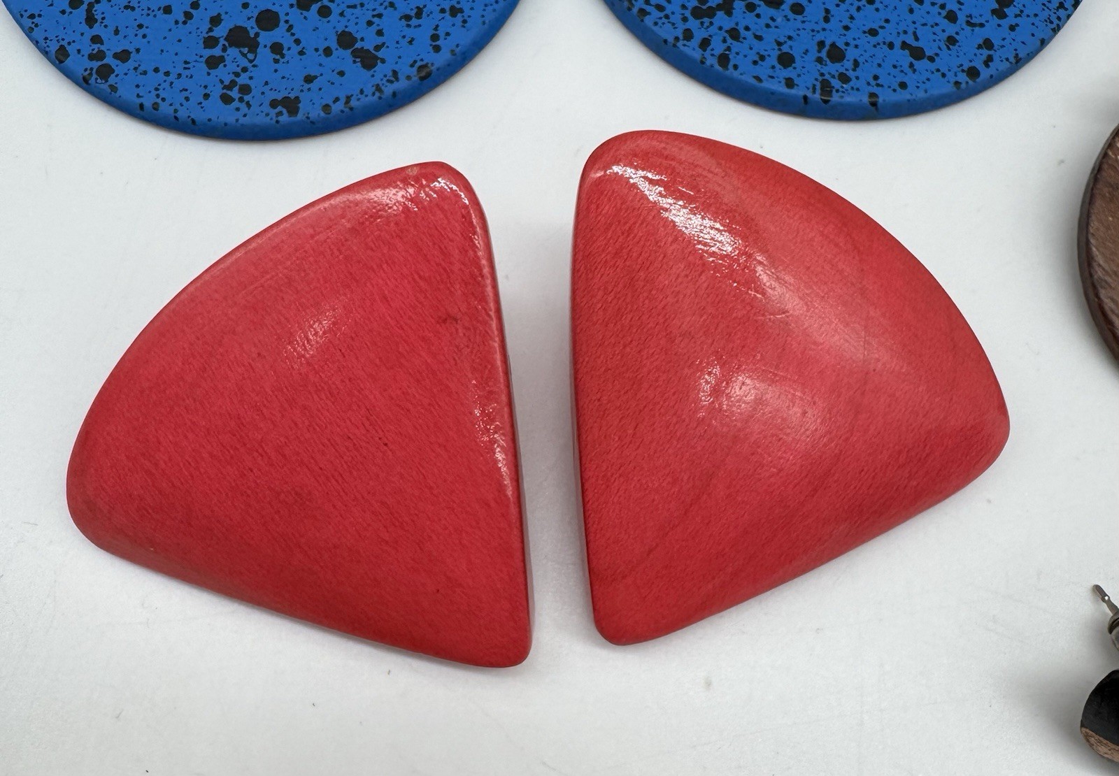 Lot of Vintage Wood ~ Clay? ~ Pierced Earrings ~ Resin Leaf Pendant 21 Pieces