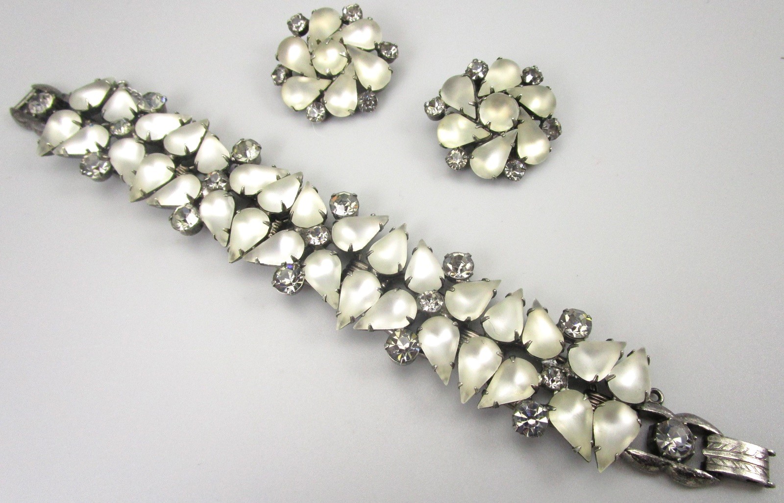 DELIZZA & ELSTER JULIANA FROSTED CLEAR GLASS RHINESTONE BRACELET & EARRINGS SET