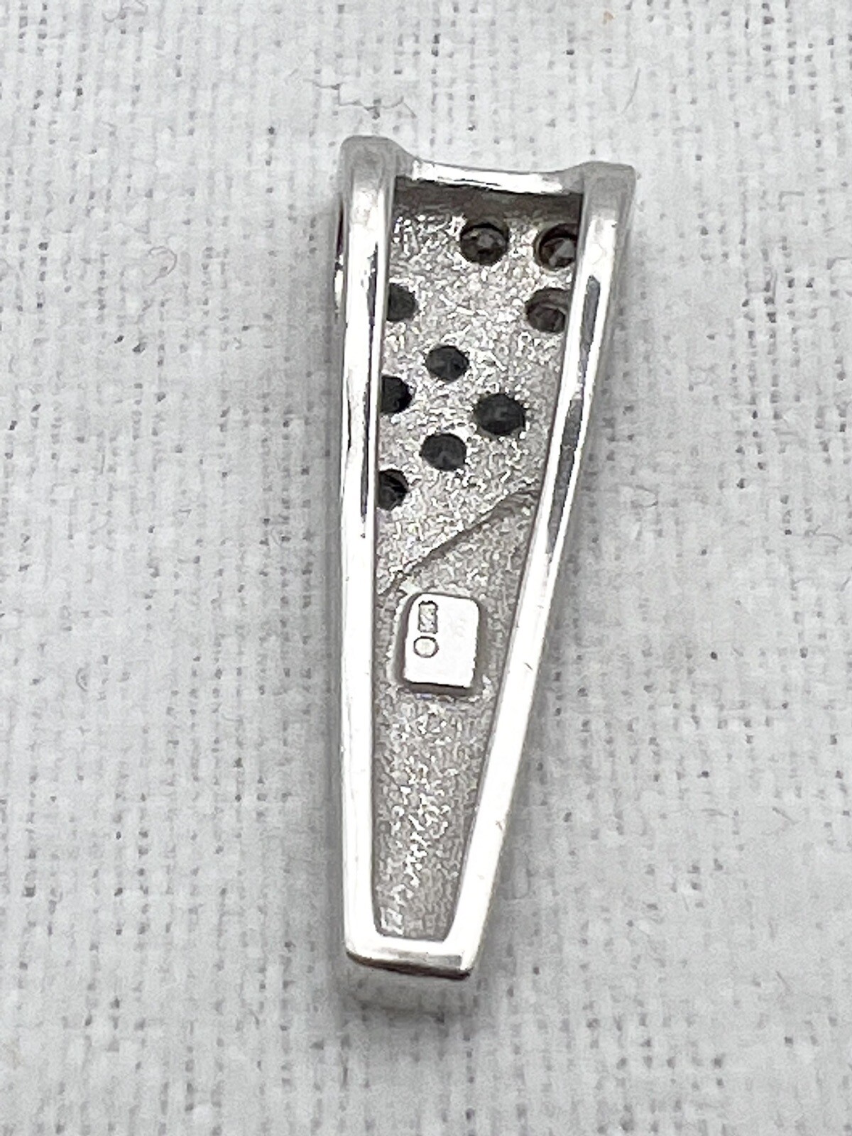Sterling 925 Silver Vintage Pendant With Clear And Black Stones 1”in 3.3 Grams