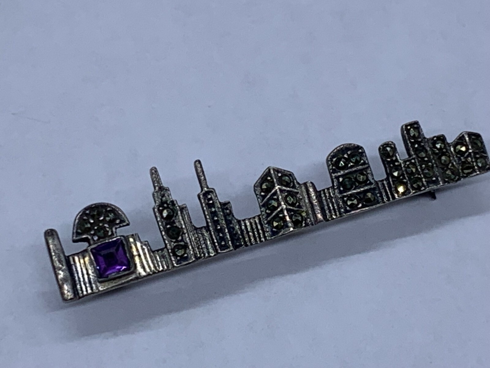 VINTAGE STERLING SILVER MARCASITE AMETHYST BROOCH NEW-YORK CITY BUILDINGS