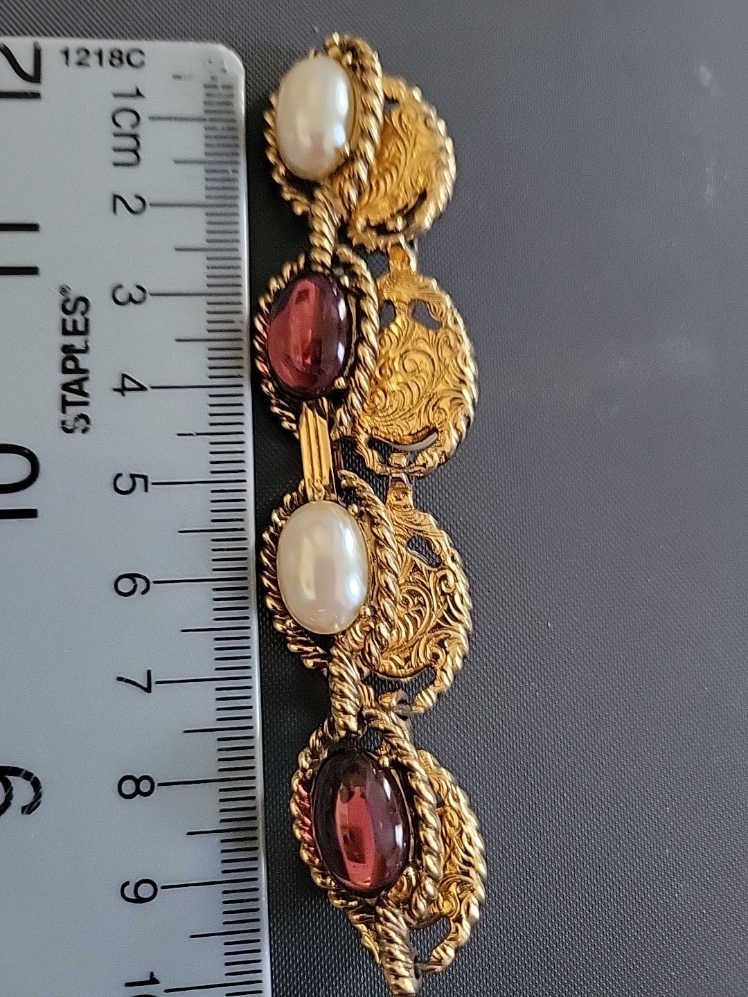 Vntg Floating Gripoix Cabochons & Pearls Golden Ornate Bracelet 8″, 32 gms
