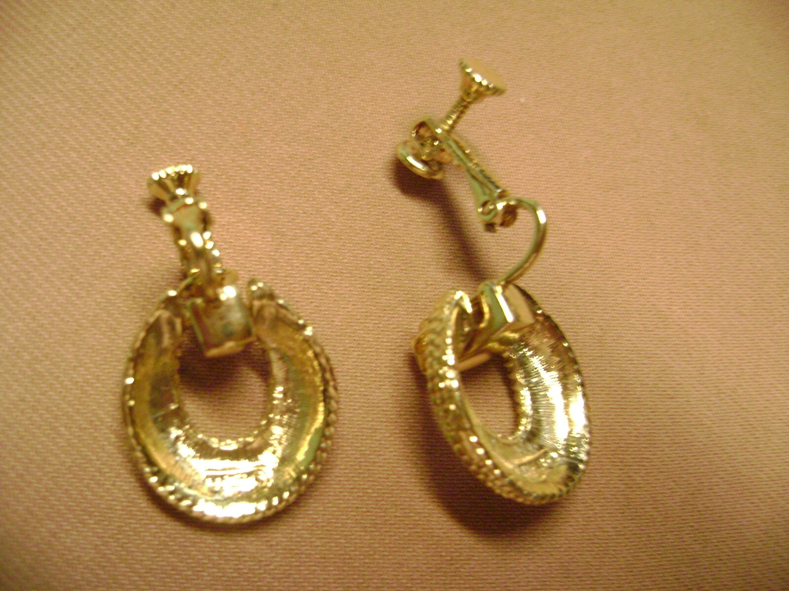 VINTAGE SIGNED NAPIER OVAL ROPE DOOR KNOCKER ADJUSTABLE CLIP ON EARRINGS!!!