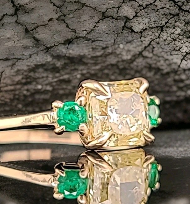 14k Yellow Gold Vintage Engagement ring 1.17ct.Natural Yellow Diamond Radiant