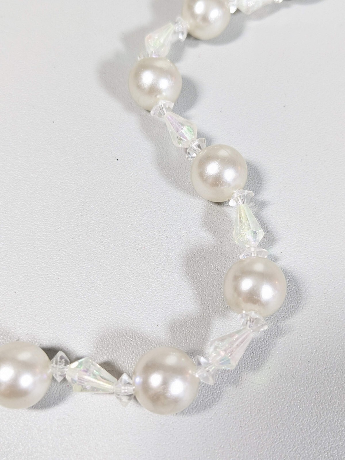 Vintage White Acrylic Faux Pearl Teardrop Beaded Necklace Silver Tone 22 inches