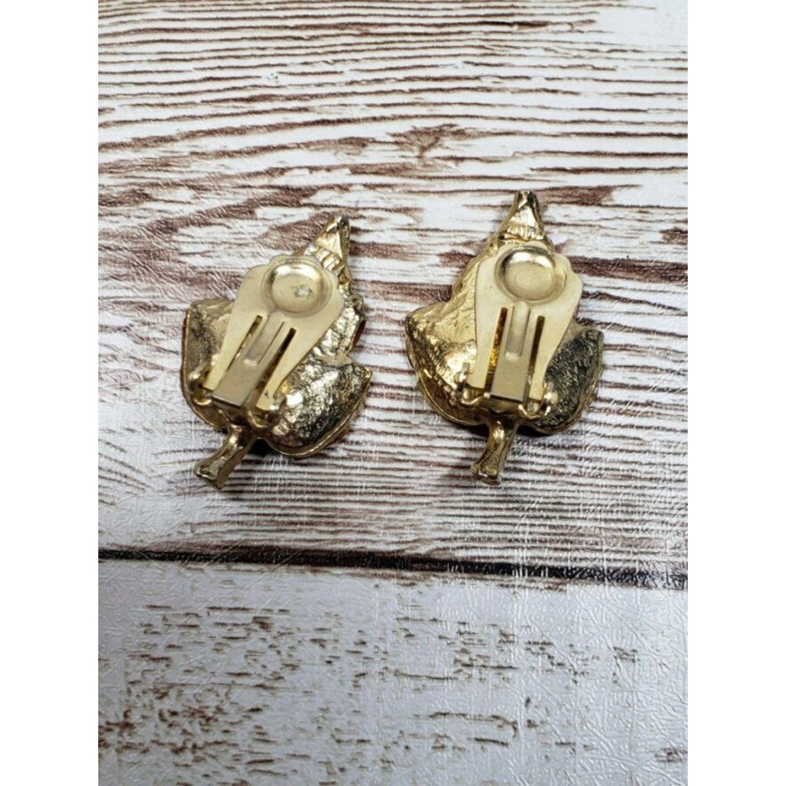 Vintage Clip On Earrings Leaf Earrings with Gold/Red Dusted Texture