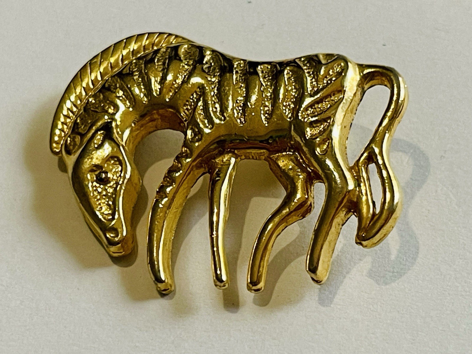 Beautiful Vintage Goldtone Figural ZEBRA Brooch Pin Safari Nature Sculptural