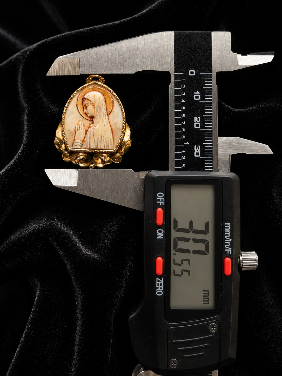 Rare 1930s Art Deco Virgin Mary Pendant 18K Gold Hand Carved Relief