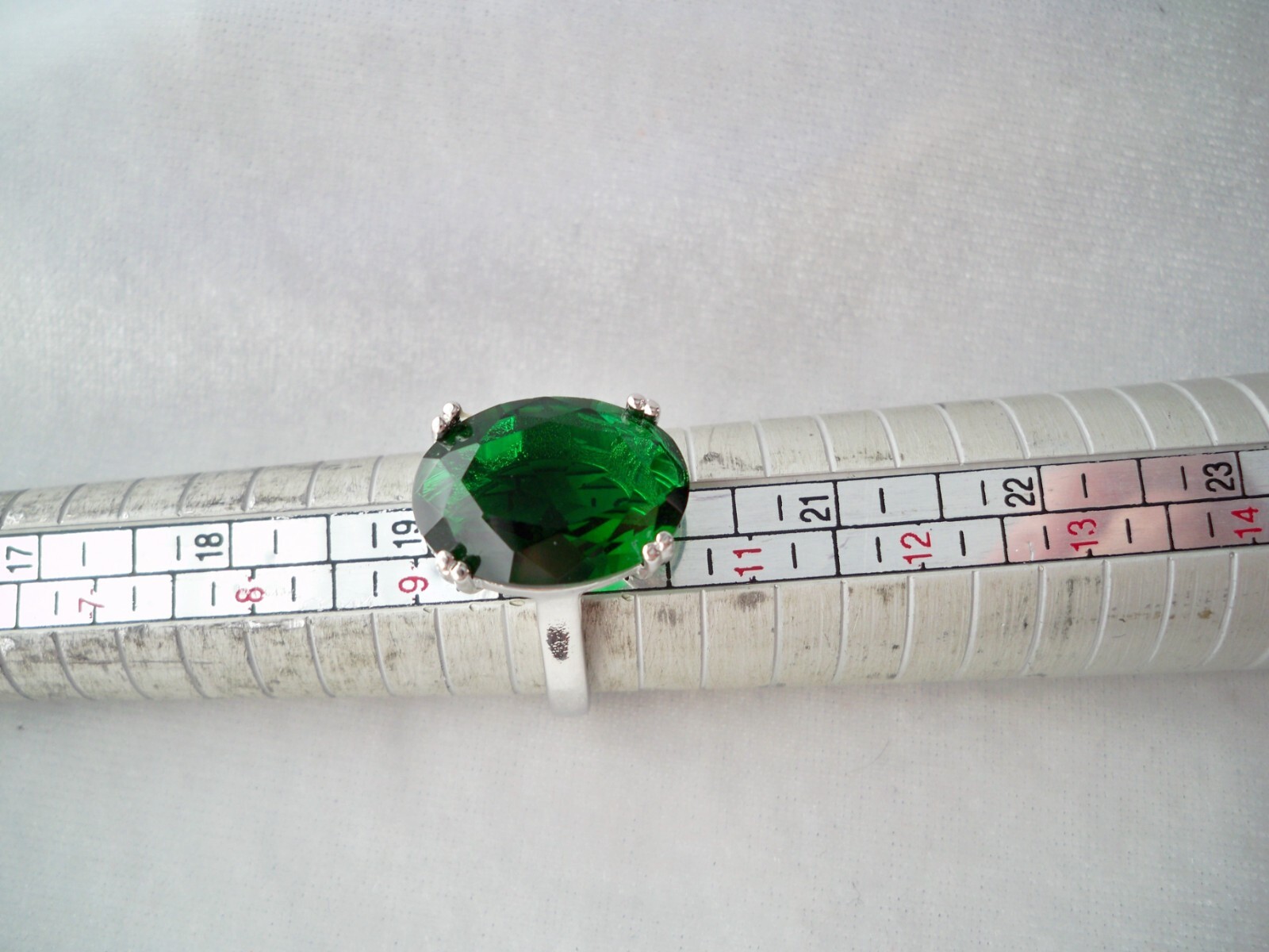 925 Sterling Silver 15ct Emerald Green Oval Cubic Zirconia Ring Size 10