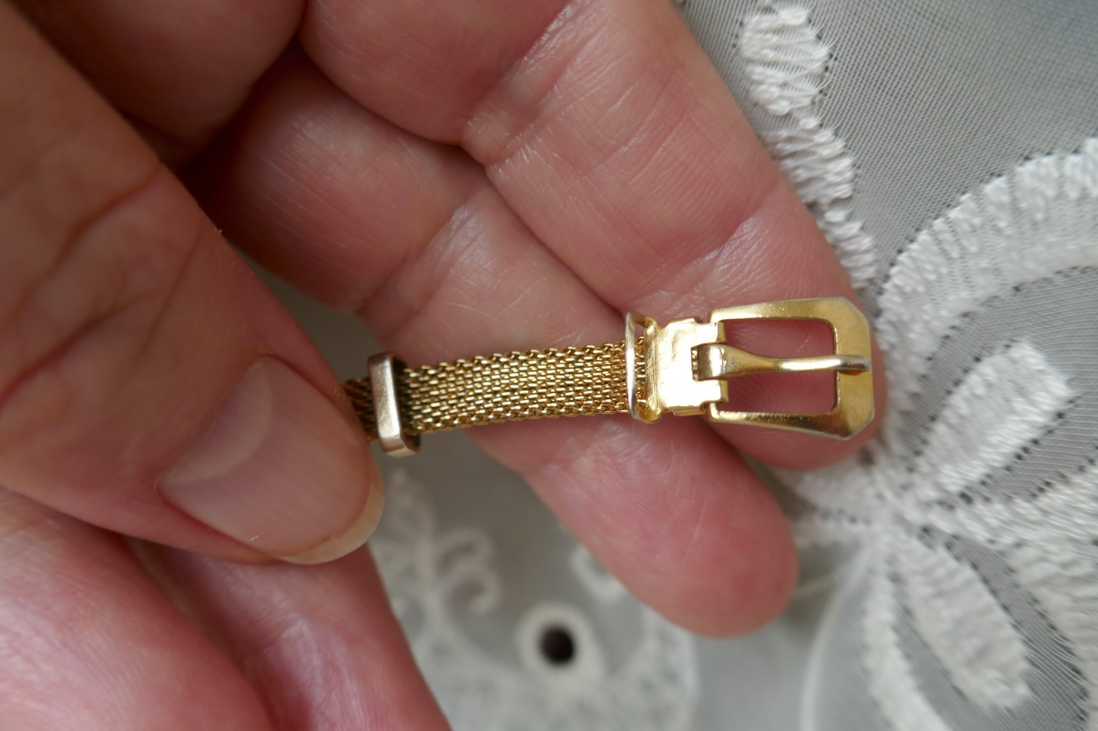 VTG GT Belt Buckle Mesh Chain Adjustable 15″ Total Length Choker Necklace 1/4″ W
