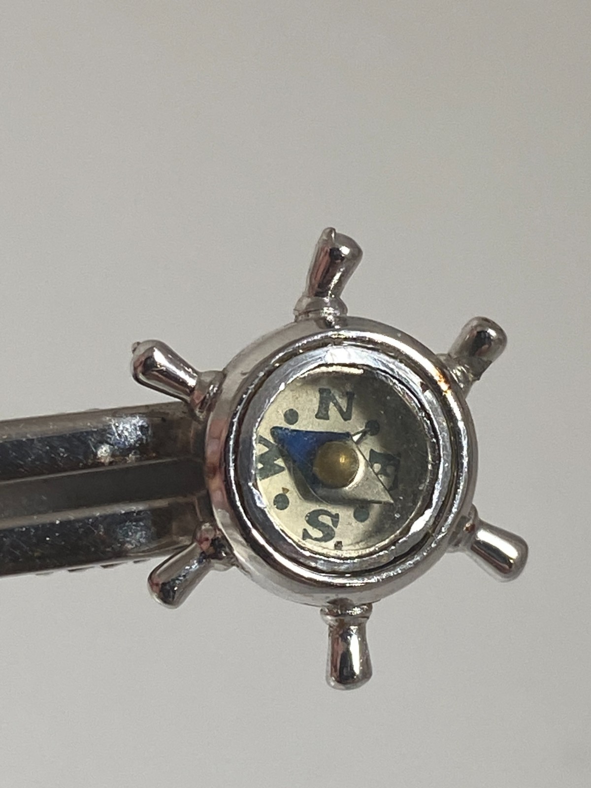 Vintage Swank Captain Wheel Compass Men’s Tie Clip Silver Tone 1950s Nautical