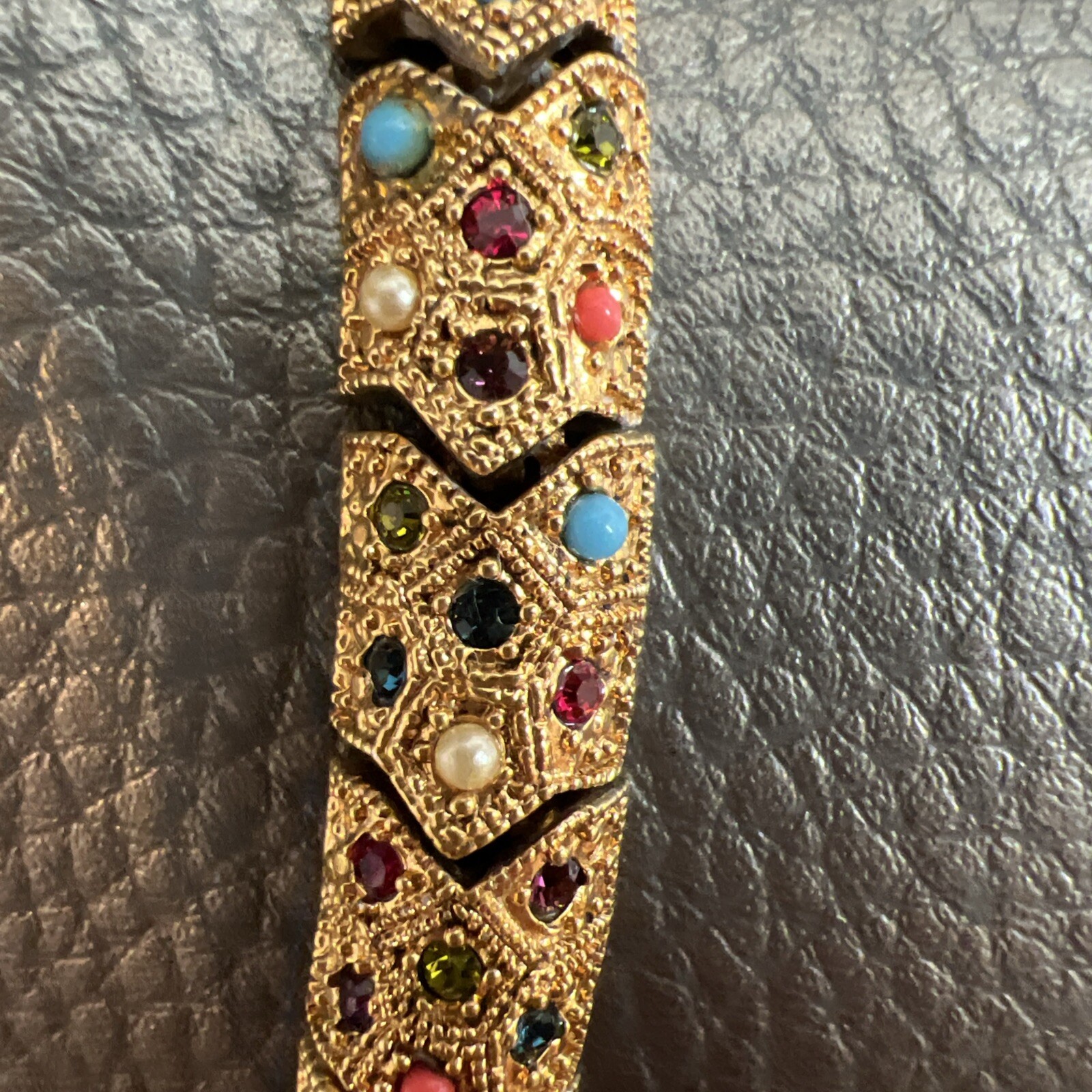 VTG Multicolor Stone Choker Necklace 64 Grams In Weight Unbranded 17” Long.
