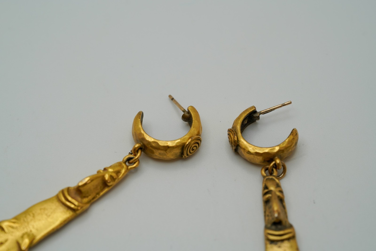 Vintage ALVA Primitive Gold Tone Dangle Earrings 7cm JB43