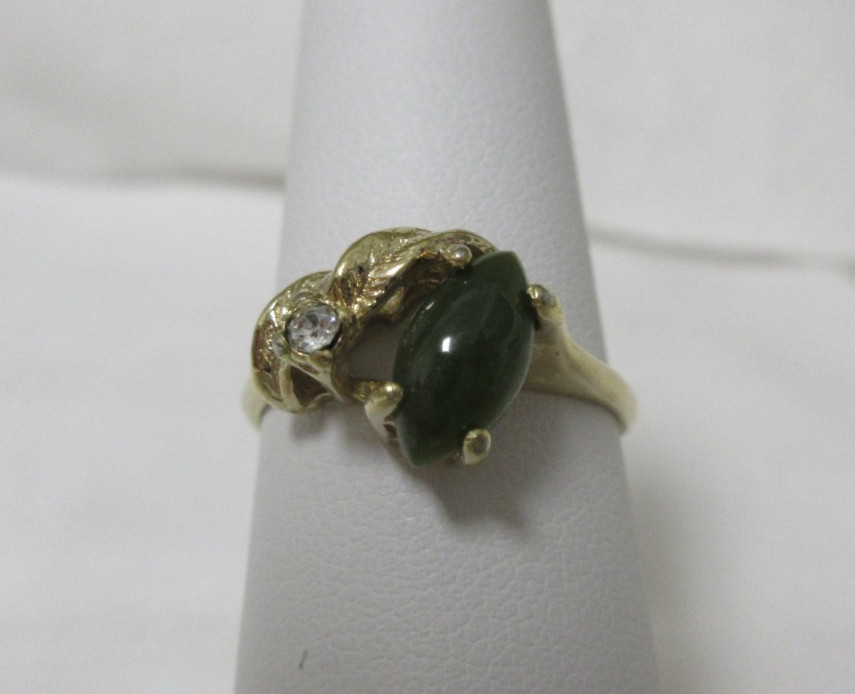 Vintage 18k HGE Jade and Cubic Zirconia Ring Size 6 3/4