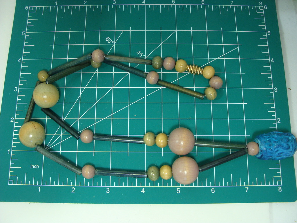 VTG Handmade Carved Tulip Flower Ceramic Bead Wood Tribal Bohemian Mod Necklace