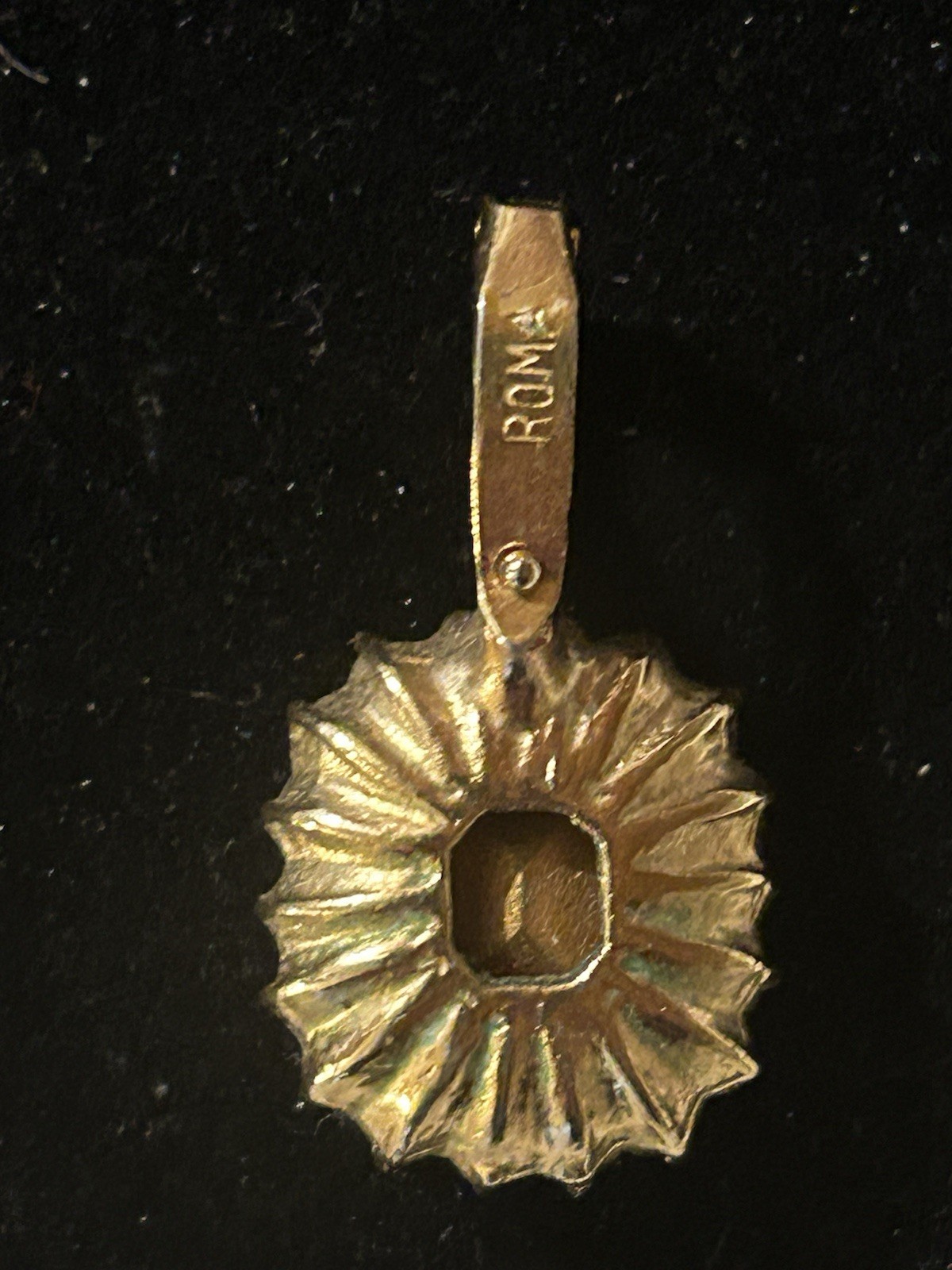 Vintage ROMAN Signed Crystal Rhinestone Pendant Green Emerald Cut Gold Tone VTG