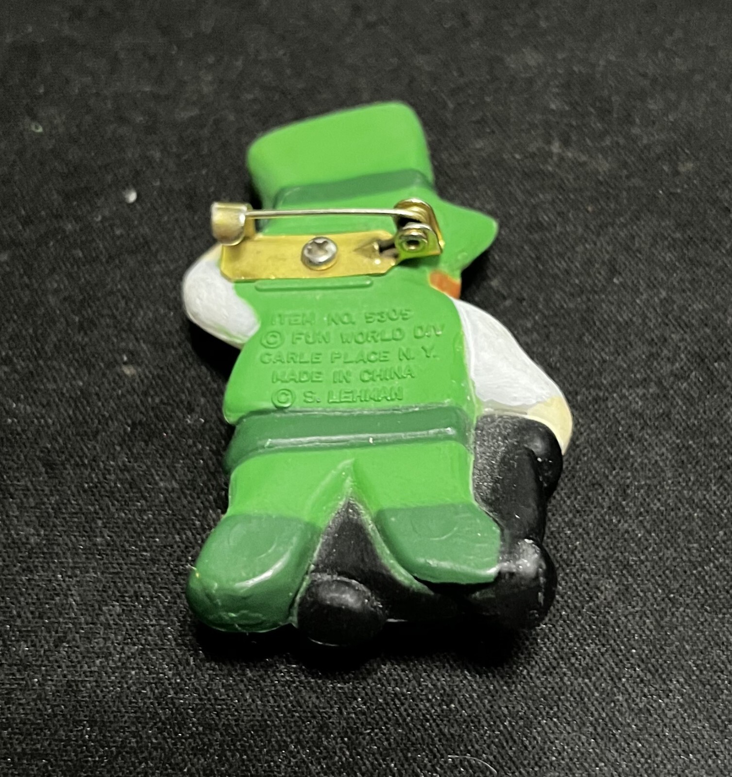 Fun World PIN St Patrick VTG LEPRECHAUN Pot GOLD Irish Holiday Brooch