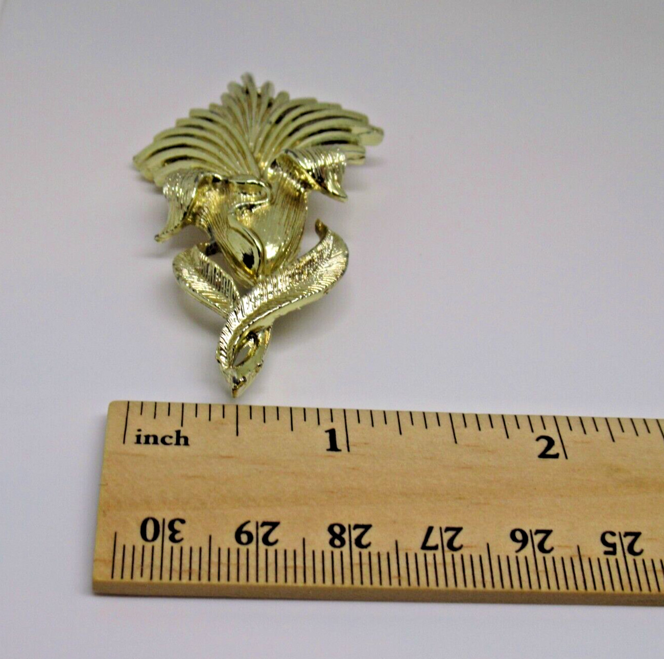 Vintage Gold Tone Flower Brooch Detailed Artistic Floral Design