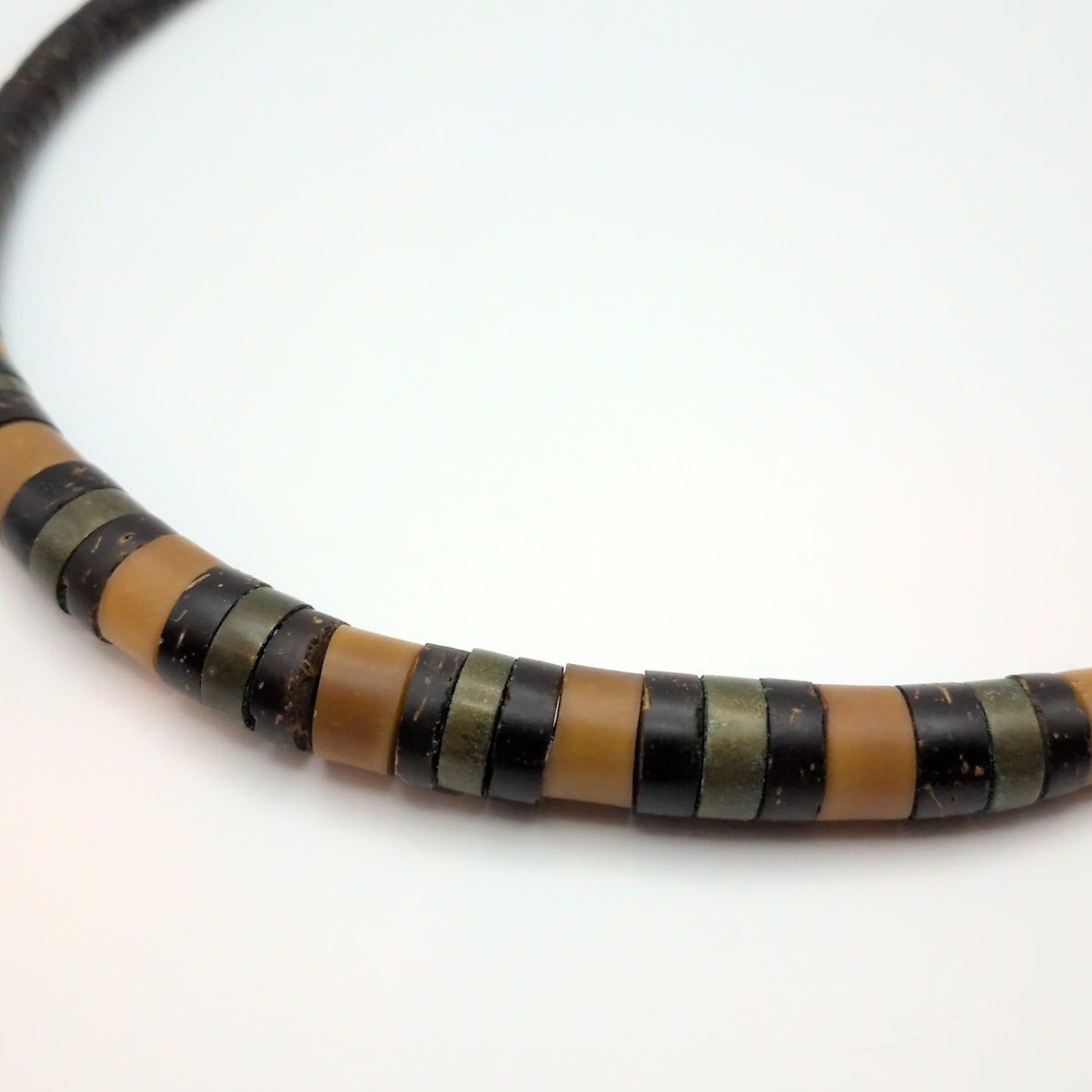 VTG Brown Coconut Orange Heishi Graduated Beaded Necklace Shell Metal 18.5in