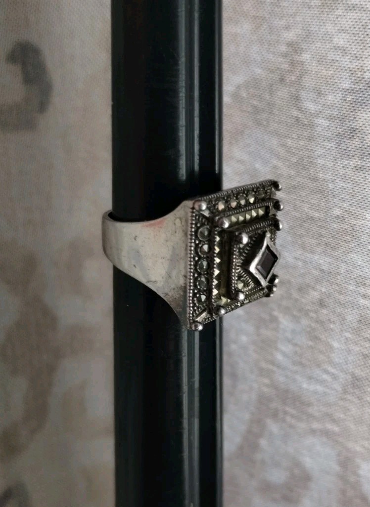 Vintage Dee Berkley DBJ Sterling Silver Garnet Marcasite Ring Size 6.5