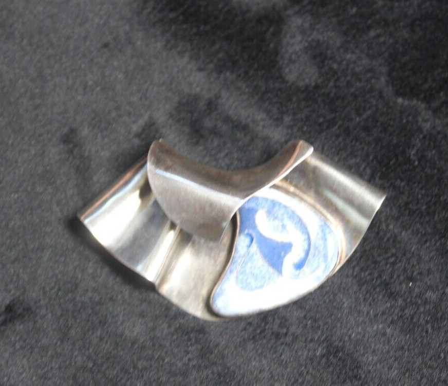Donna McAfee 1987 Rippling Wave Sterling Silver Enamel Modernist Brooch Pendant