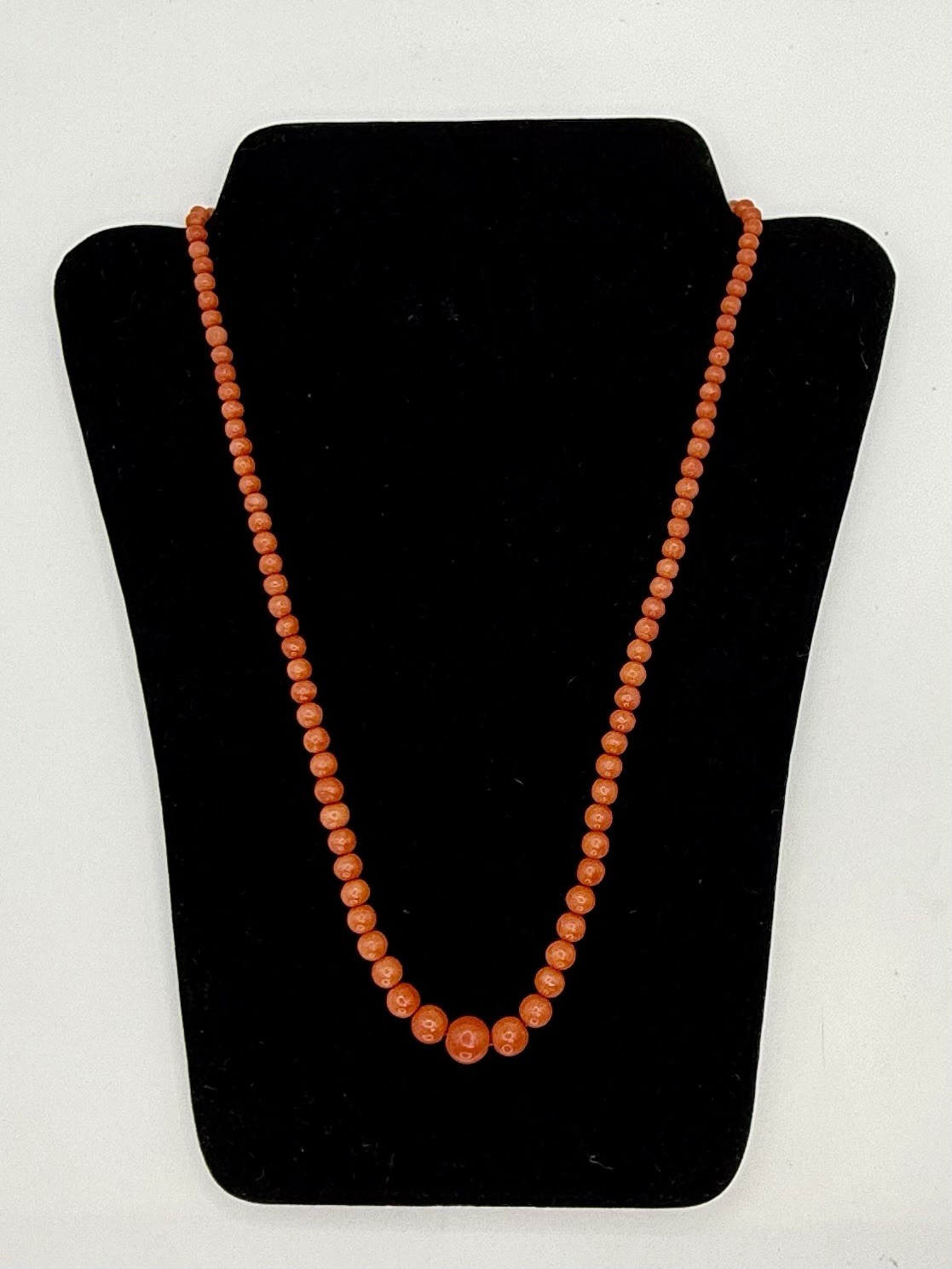 Antique Edwardian Victorian Hand Strung Knot Graduated Coral Bead Necklace 18”