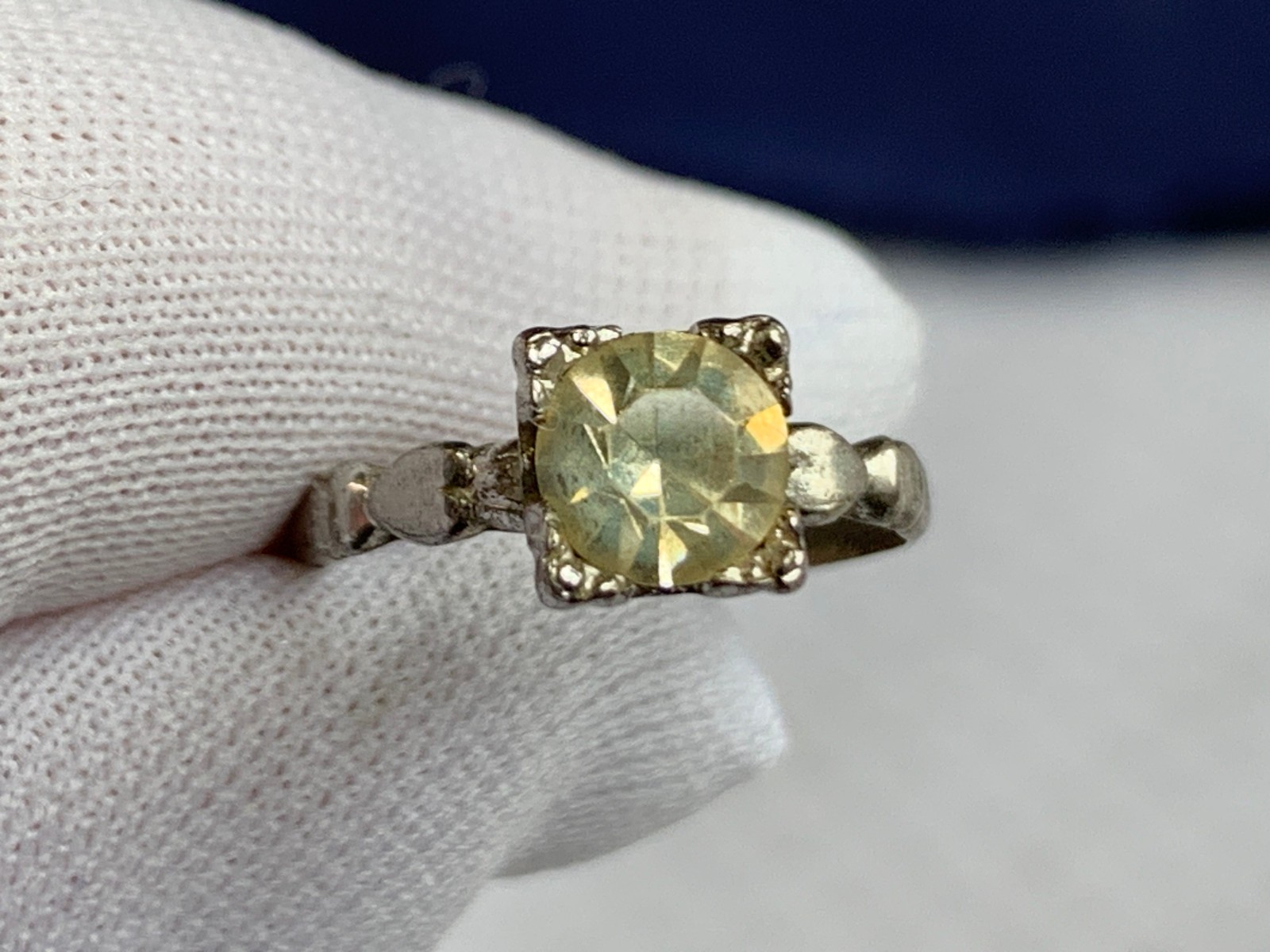 Vtg Sterling Silver Childs Ring 1g Fine Jewelry Size 1.75 Tinted Stone *READ*