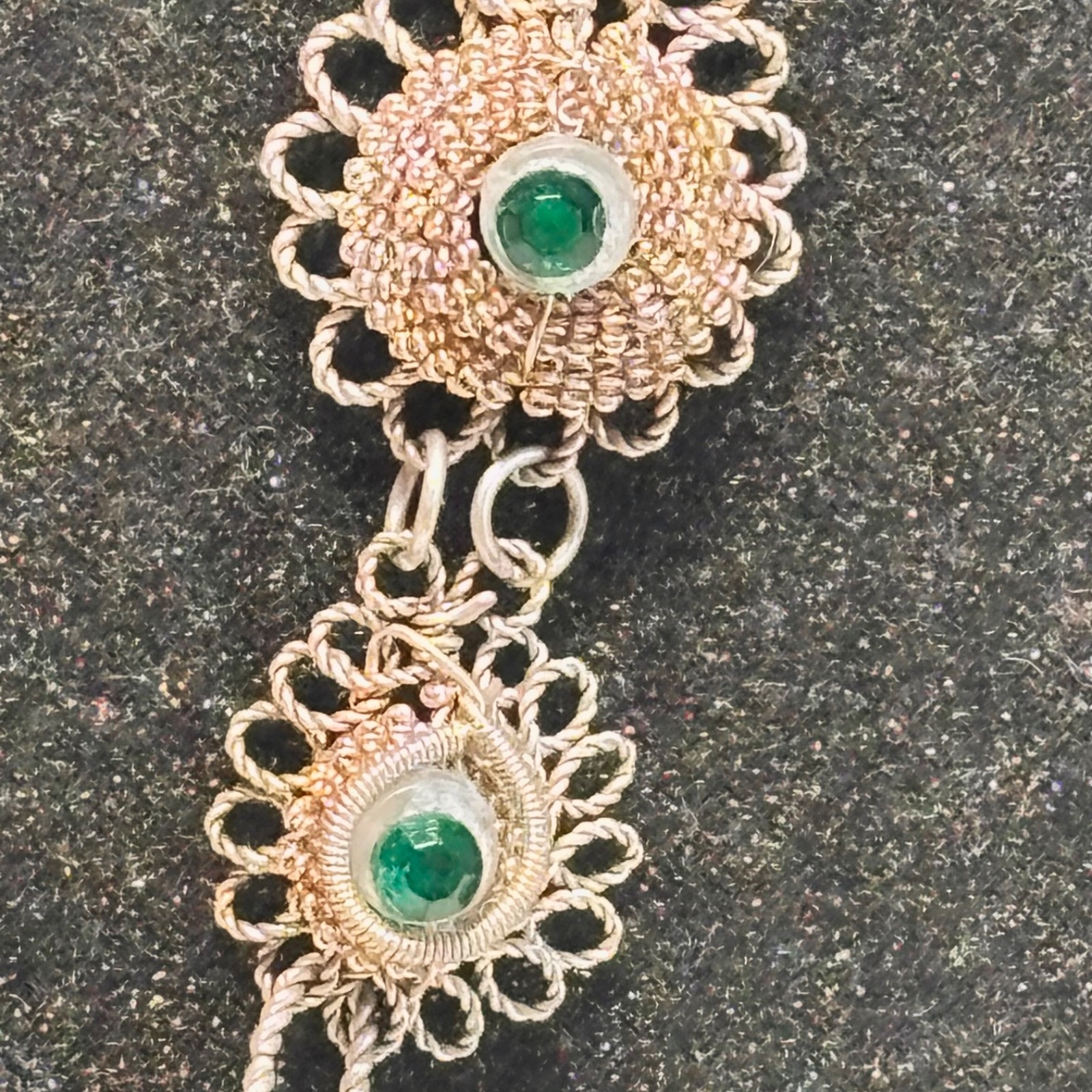 NECKLACE vintage green glass faux gem silvertone metal filagree hook clasp 20″
