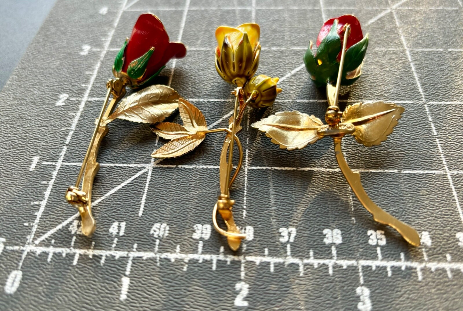 LOT OF 3 VINTAGE LONG STEM ROSE PINS, FLOWER BROOCHES, MID CENTURY COLLECTIBLES