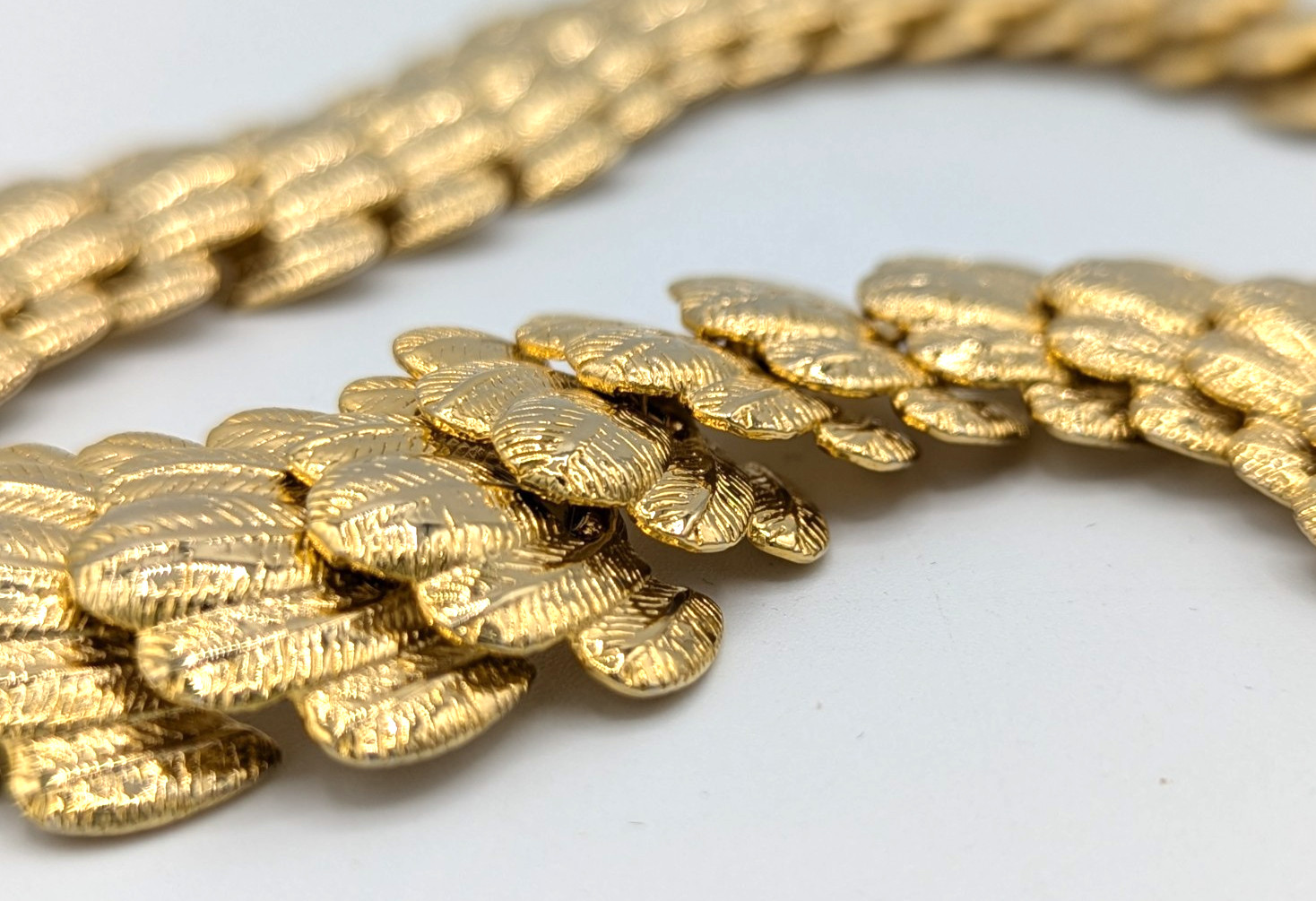 Gold Tone Collar Necklace Articulated Ladder Link Textured Shells Dragon Scales