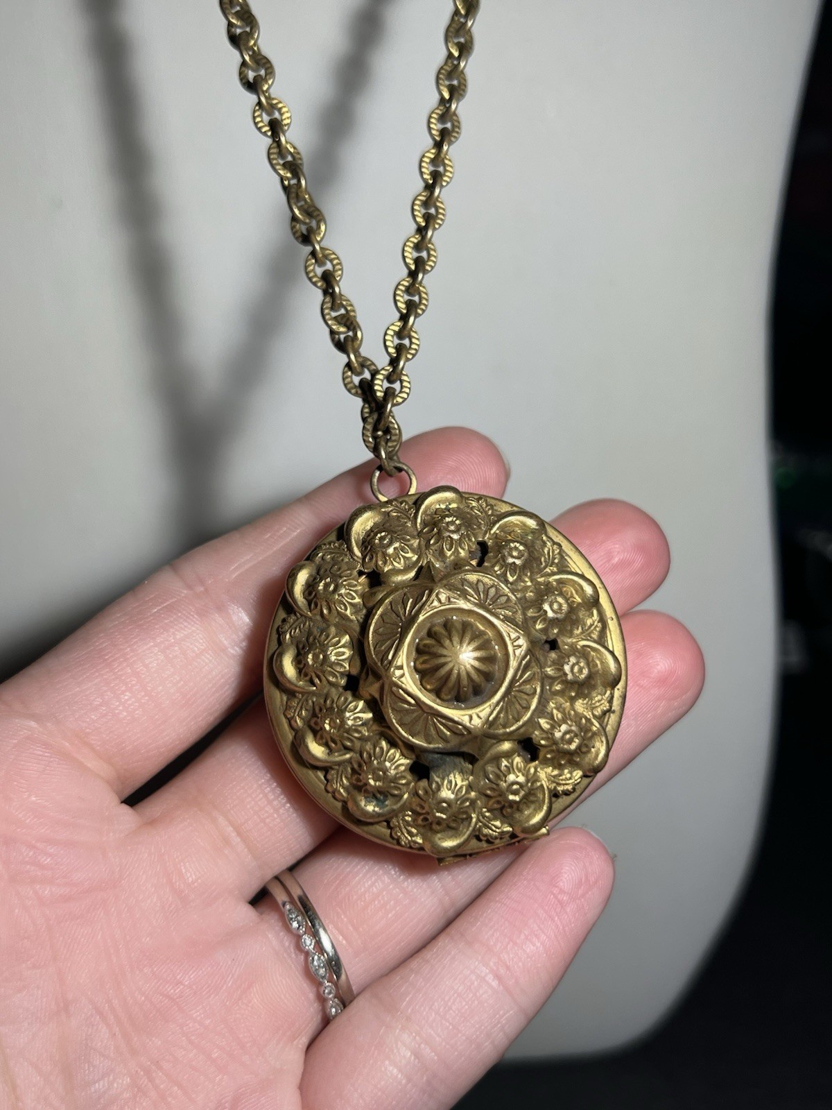 Antique Gold Tone Brass Round Locket Pendant Victorian Art Deco Necklace