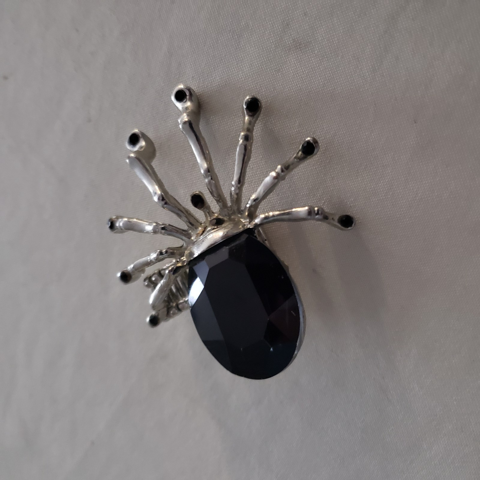 VTG 2 INCH BLA CK PLASTIC Gem Spider Ring W Stretch Band HALLOWEEN SILVER BLACK