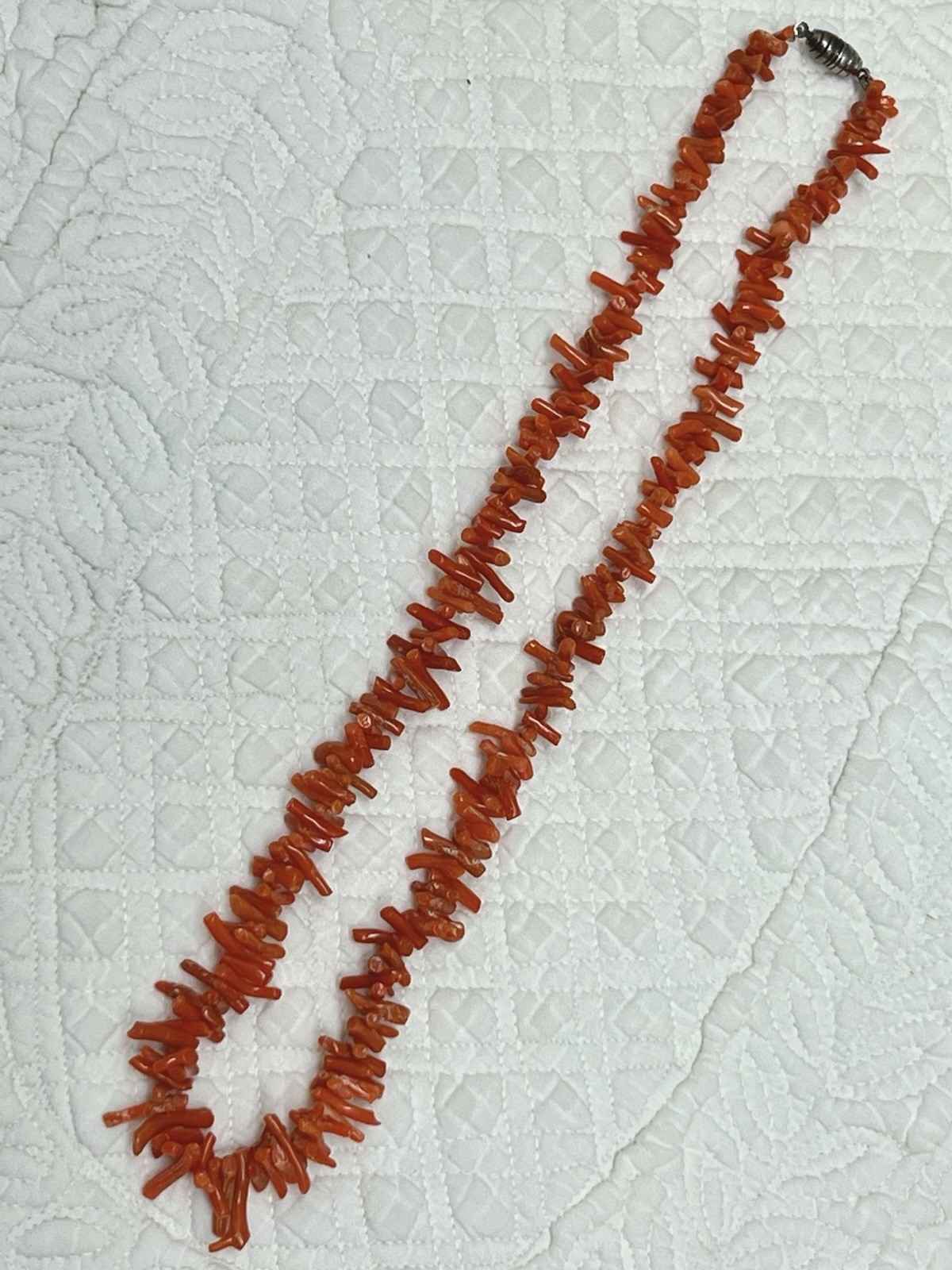 NICE VINTAGE GENUINE NATURAL CORAL BRANCH BEAD NECKLACE BARREL CLASP 18.5”
