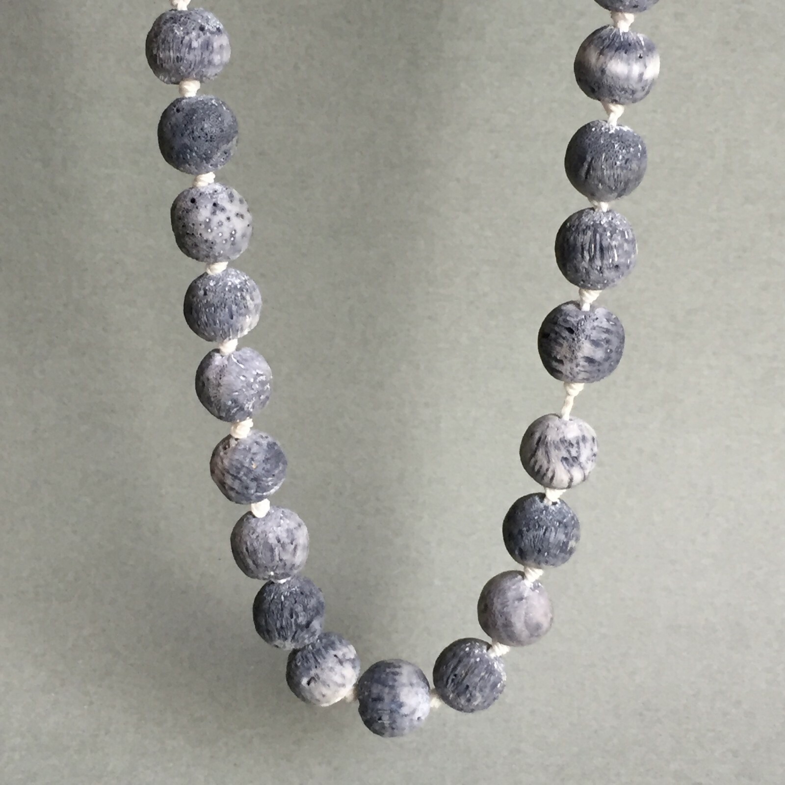 Vintage Blue Sponge Coral round Beads 1cm Necklace 33″ hand knotted
