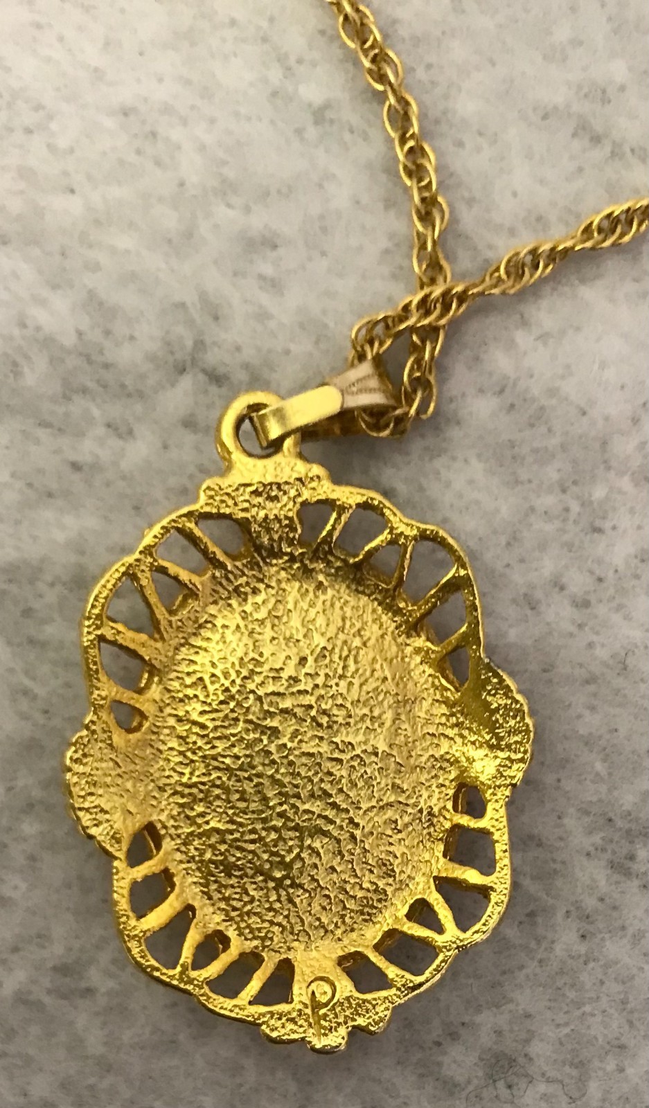 Vintage 24″ Gold Tone, Cameo, Ivory and Salmon Color, Pendant Necklace, JWL-1081