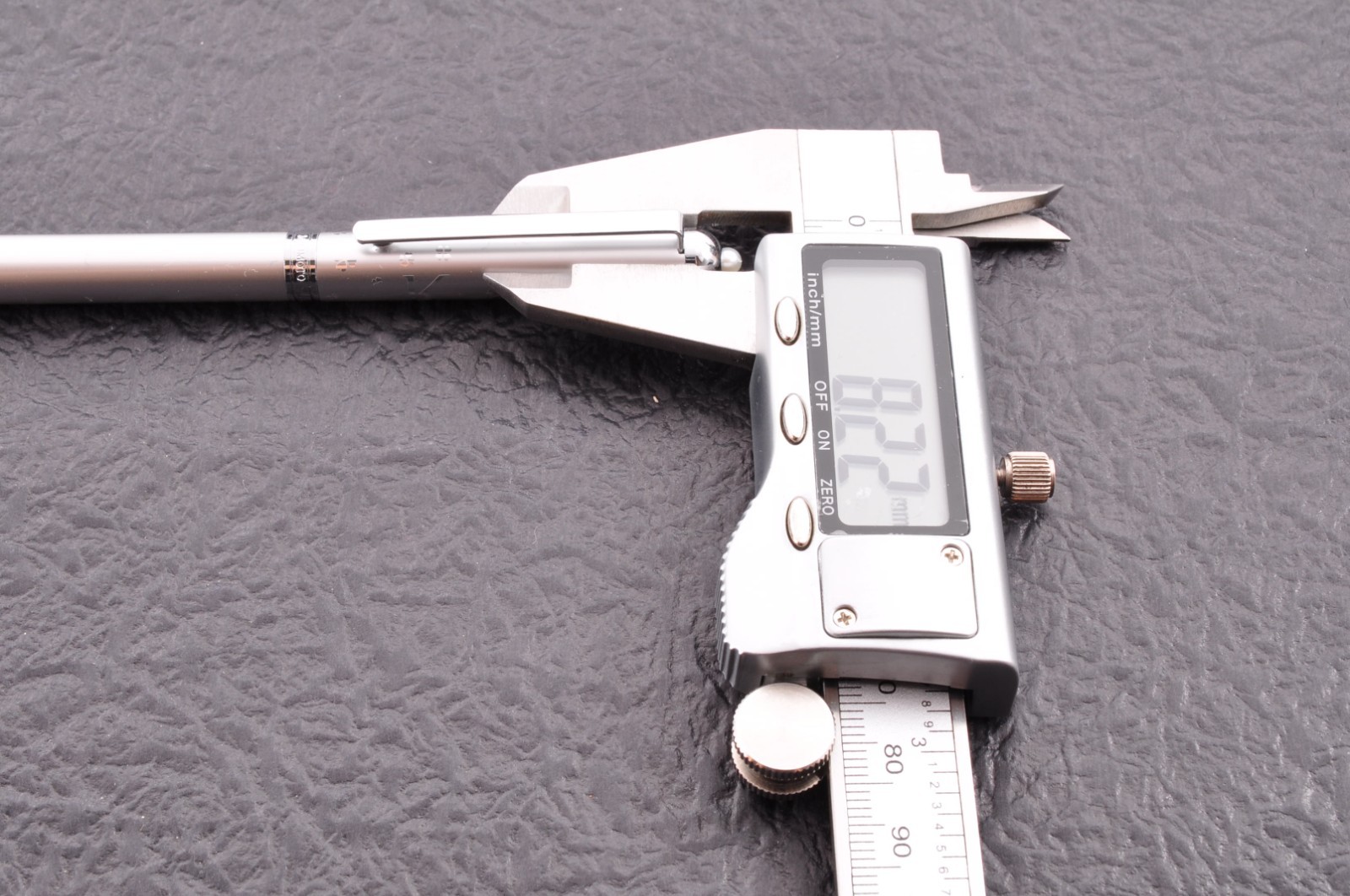 Near mint Japan brand “MIKIMOTO” Akoya pearl Ballpoint pen and pass case Gift.
