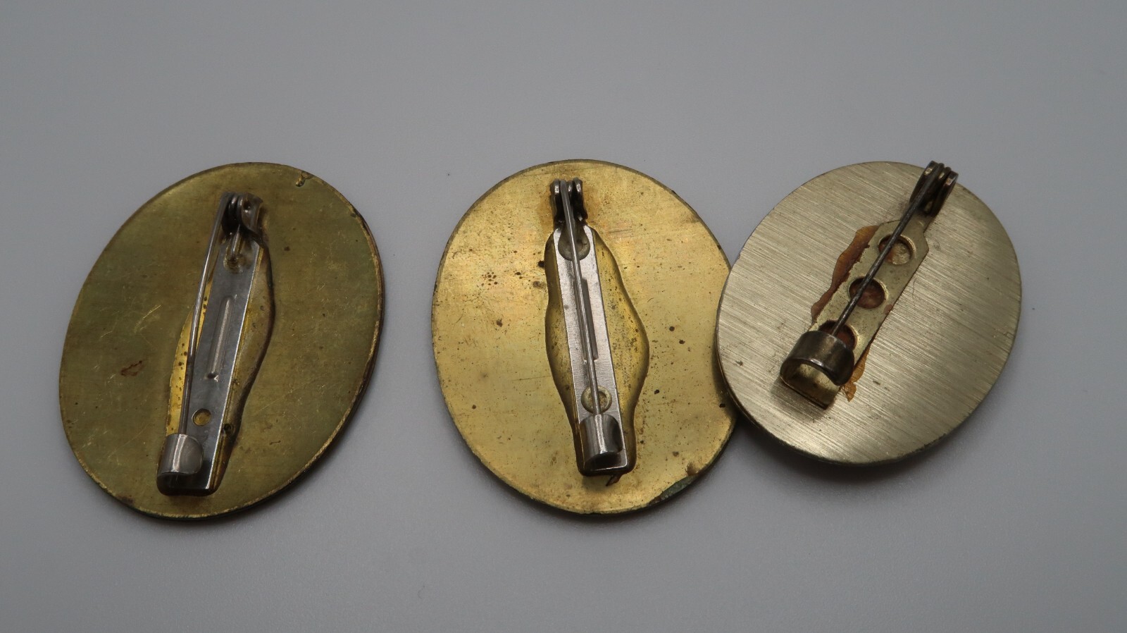 Vintage Brass England English Landscape Cityscape Pins 3.9cm BB13