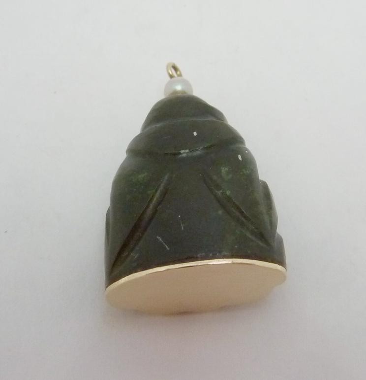Vintage Carved Jade Pearl Buddha Pendant Gold Plated Base 27535