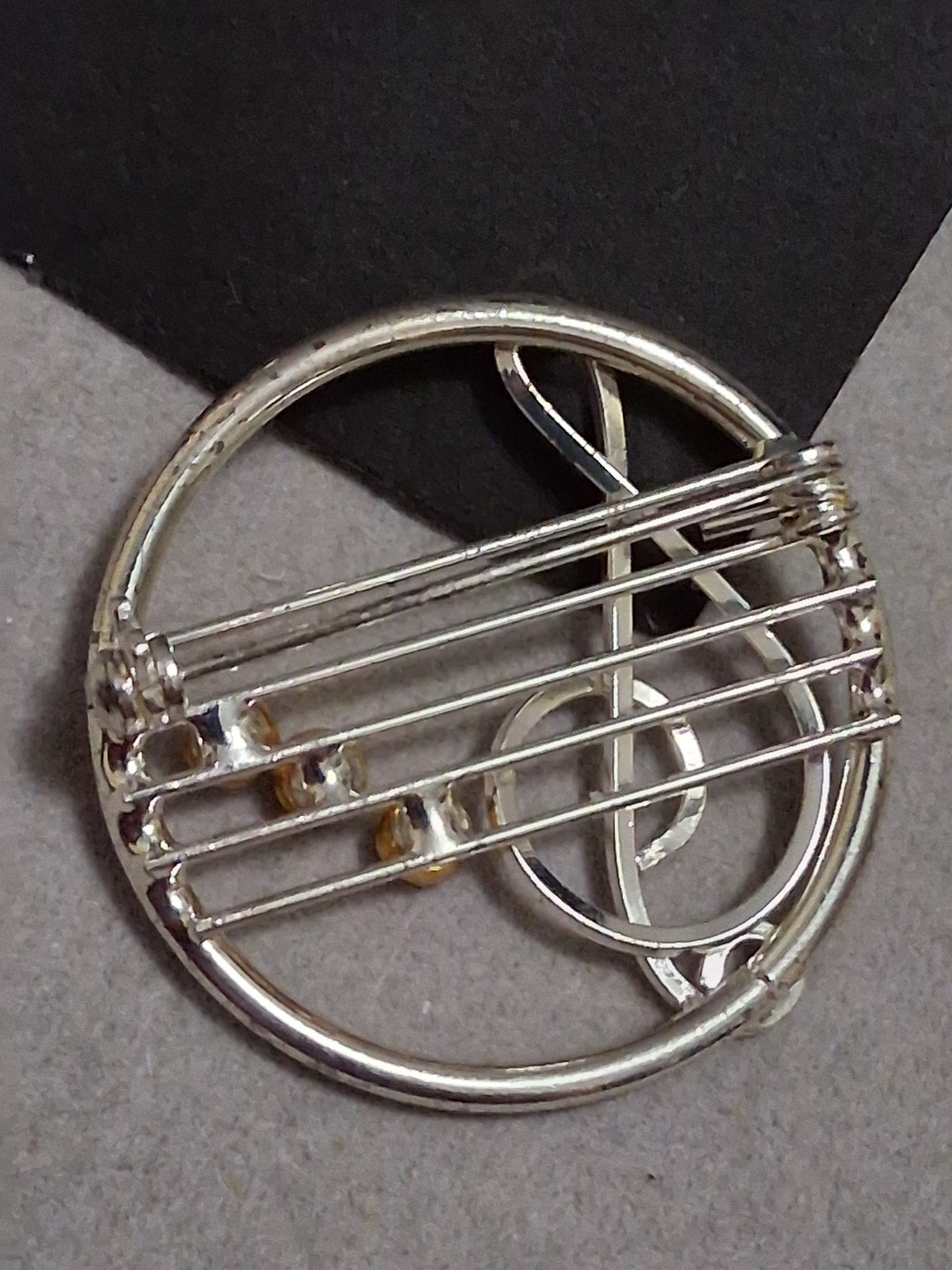 Music treble clef 2 tone brooch, music notes, silver & gold tone, vintage