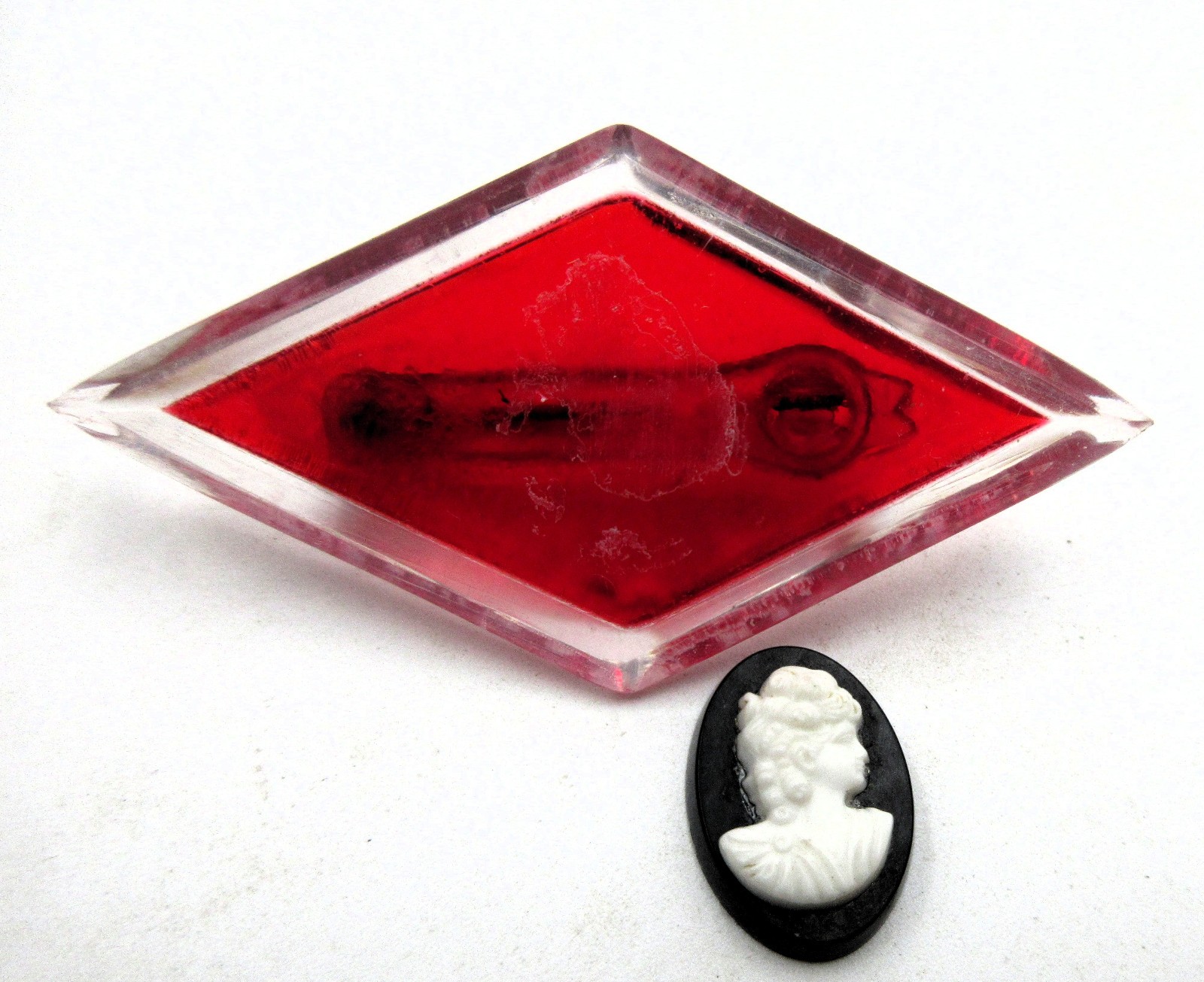 VTG OLD C Brooch REPAIR GLUE CAMEO STYLE white black Red clear silver tone pin