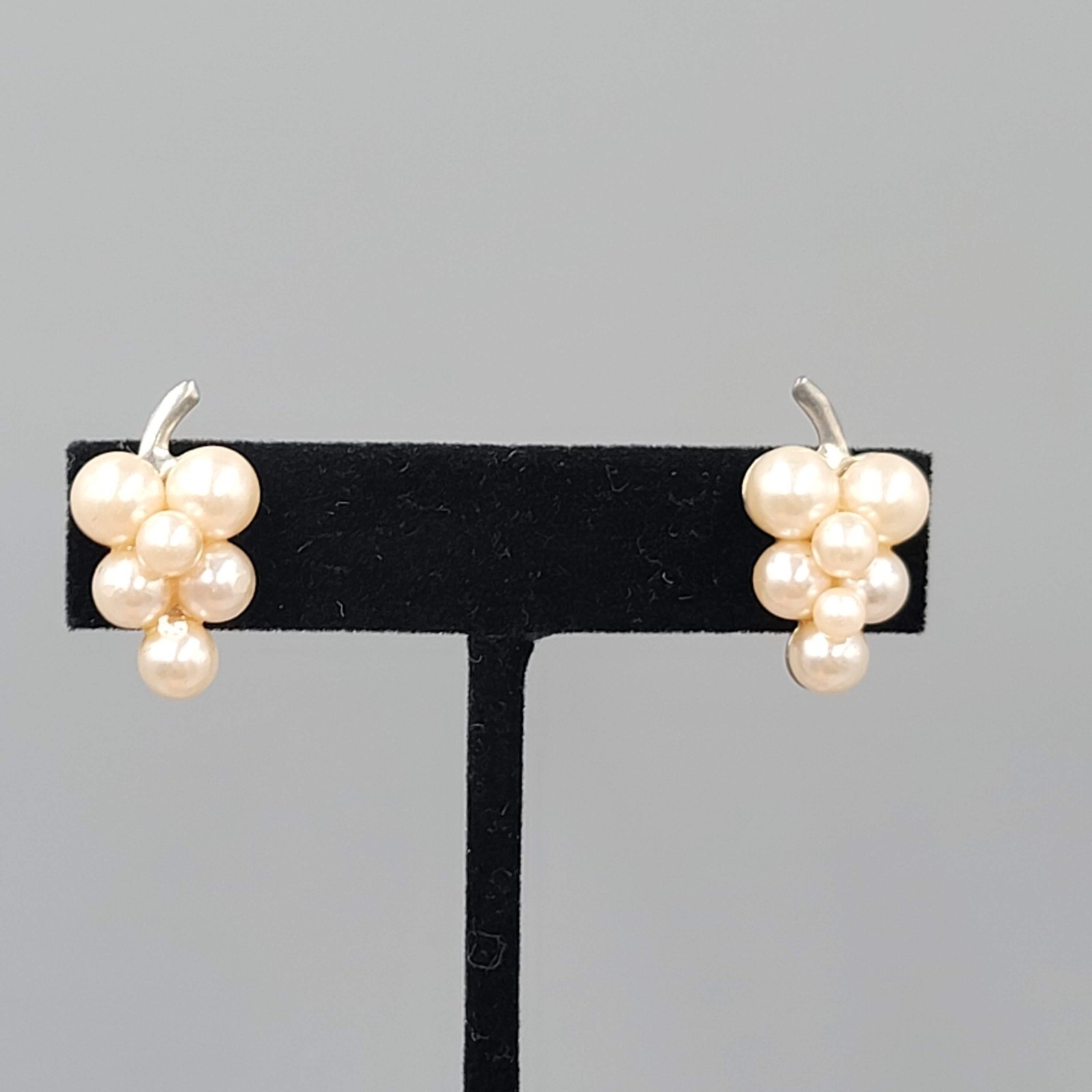 Vintage White Bead Grapes Clip on Earrings Silver tone Drop 1″